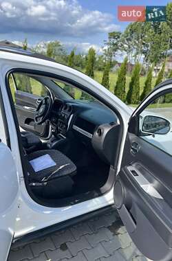 Внедорожник / Кроссовер Jeep Compass 2014 в 