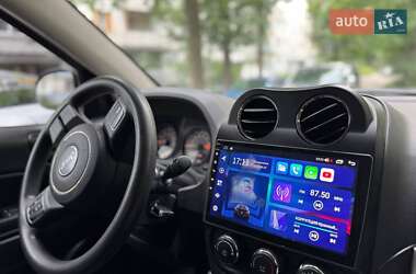 Внедорожник / Кроссовер Jeep Compass 2013 в 