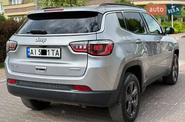 Внедорожник / Кроссовер Jeep Compass 2018 в 