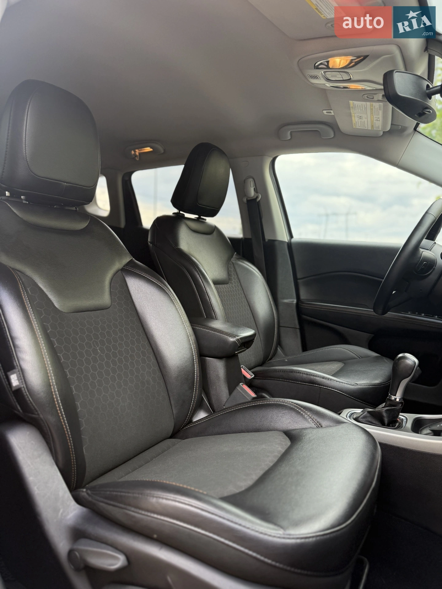 2017 Jeep Compass - мініатюра 18