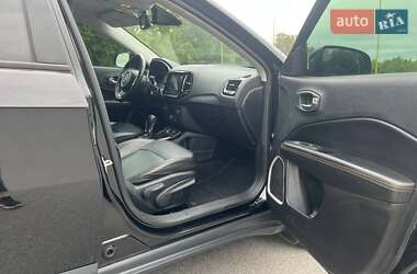 Внедорожник / Кроссовер Jeep Compass 2018 в 