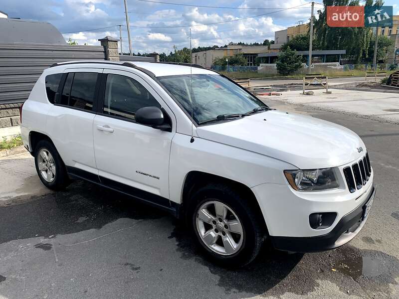 Внедорожник / Кроссовер Jeep Compass 2014 в 