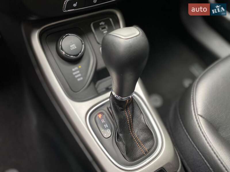Внедорожник / Кроссовер Jeep Compass 2018 в Киеве