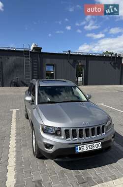 Позашляховик / Кросовер Jeep Compass 2014 в 
