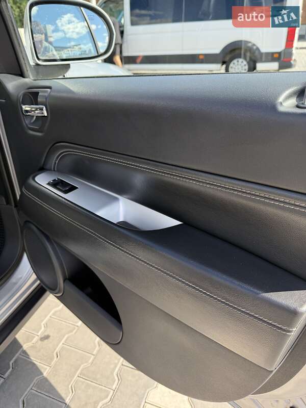 Внедорожник / Кроссовер Jeep Compass 2014 в Кривом Роге