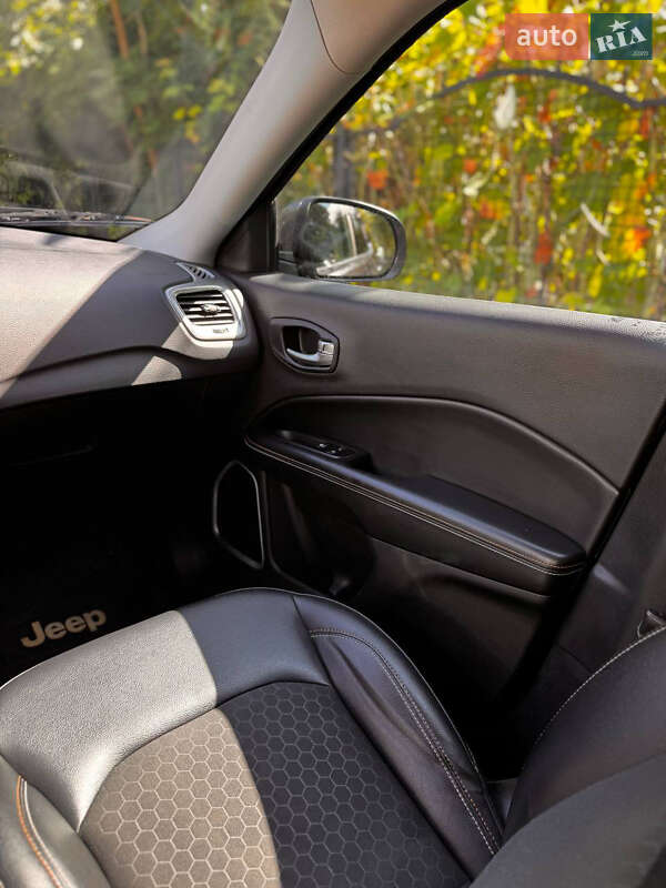 Внедорожник / Кроссовер Jeep Compass 2017 в Львове