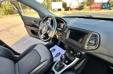 Внедорожник / Кроссовер Jeep Compass 2019 в 