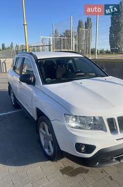 Внедорожник / Кроссовер Jeep Compass 2011 в 