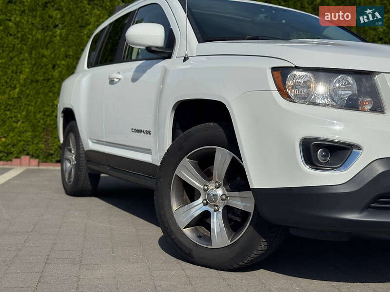 Внедорожник / Кроссовер Jeep Compass 2015 в Стрые