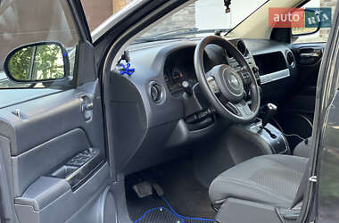 Внедорожник / Кроссовер Jeep Compass 2015 в 