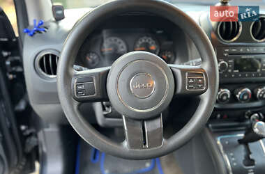 Внедорожник / Кроссовер Jeep Compass 2015 в 
