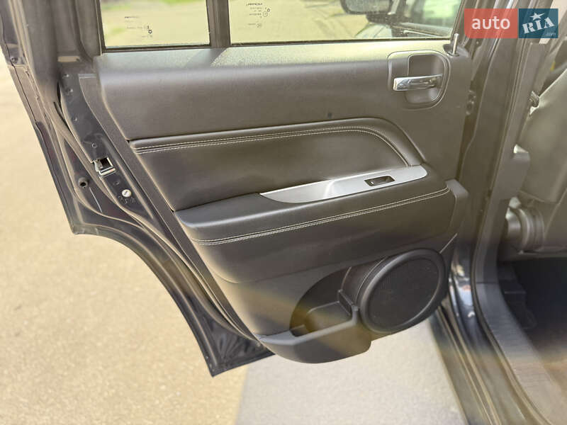 Внедорожник / Кроссовер Jeep Compass 2014 в Киеве
