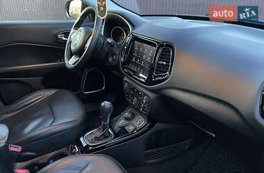 Внедорожник / Кроссовер Jeep Compass 2017 в 