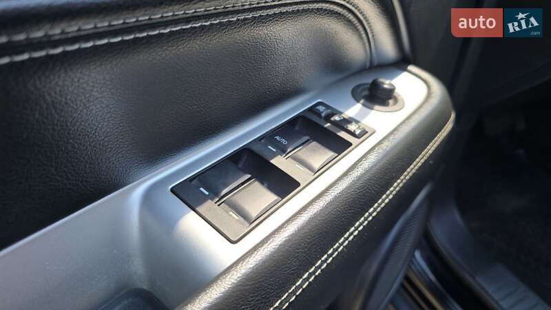 Внедорожник / Кроссовер Jeep Compass 2015 в Киеве