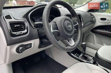 Внедорожник / Кроссовер Jeep Compass 2018 в 