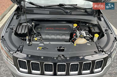 Внедорожник / Кроссовер Jeep Compass 2018 в 