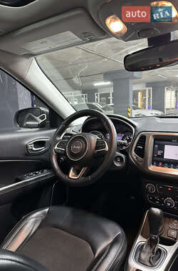 Внедорожник / Кроссовер Jeep Compass 2017 в 