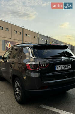 Внедорожник / Кроссовер Jeep Compass 2017 в 