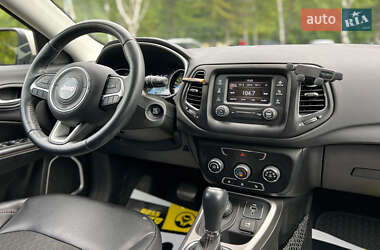 Внедорожник / Кроссовер Jeep Compass 2018 в 