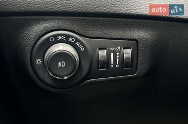 Внедорожник / Кроссовер Jeep Compass 2018 в 