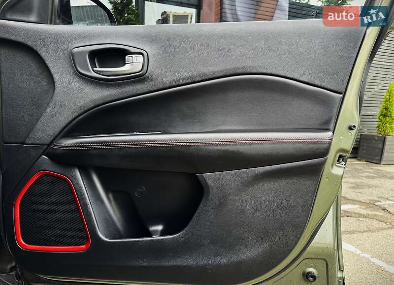 Внедорожник / Кроссовер Jeep Compass 2020 в Киеве