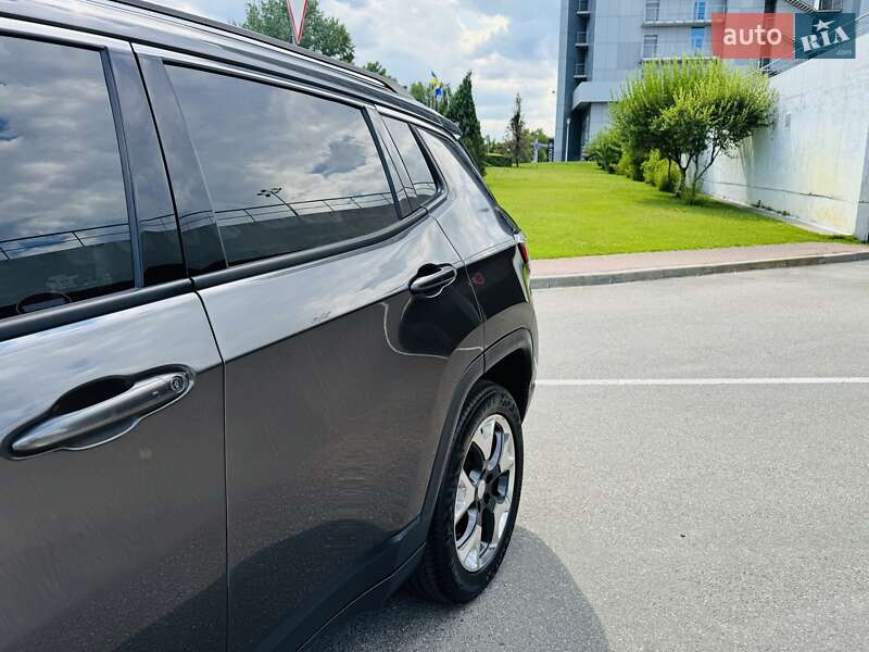 Внедорожник / Кроссовер Jeep Compass 2019 в Киеве