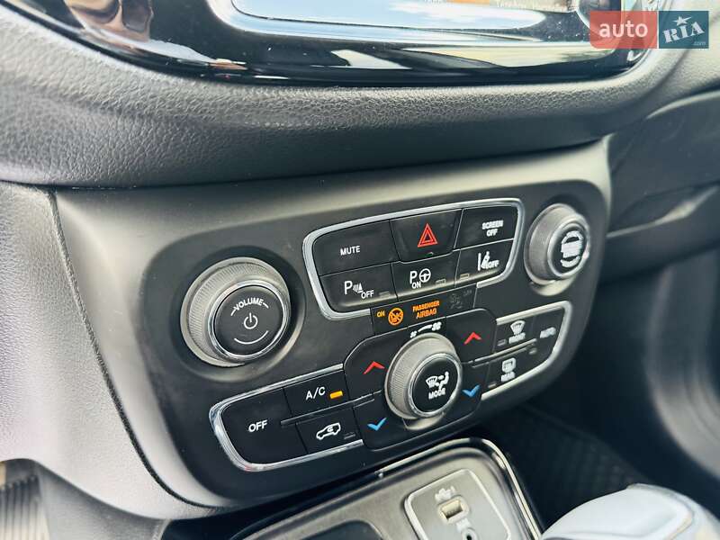 Внедорожник / Кроссовер Jeep Compass 2019 в Киеве