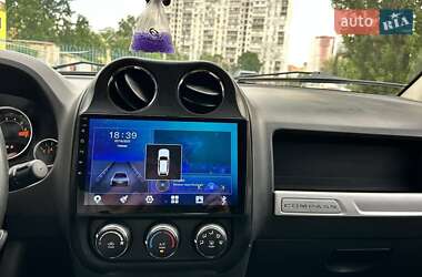 Внедорожник / Кроссовер Jeep Compass 2014 в 