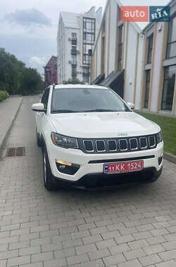 Внедорожник / Кроссовер Jeep Compass 2018 в 