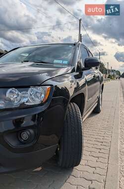Внедорожник / Кроссовер Jeep Compass 2016 в 