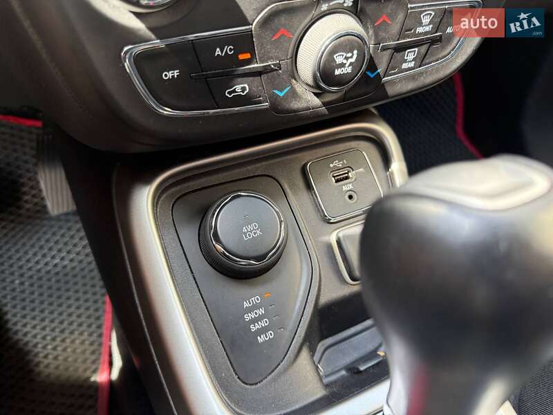 Внедорожник / Кроссовер Jeep Compass 2019 в Киеве