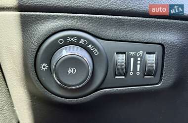 Внедорожник / Кроссовер Jeep Compass 2019 в 