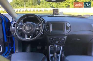 Внедорожник / Кроссовер Jeep Compass 2018 в 