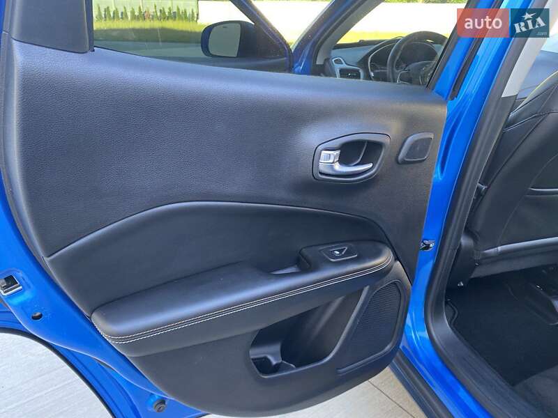 Внедорожник / Кроссовер Jeep Compass 2018 в Луцке