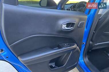 Внедорожник / Кроссовер Jeep Compass 2018 в 
