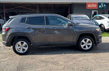 Внедорожник / Кроссовер Jeep Compass 2018 в 