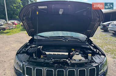 Внедорожник / Кроссовер Jeep Compass 2018 в 