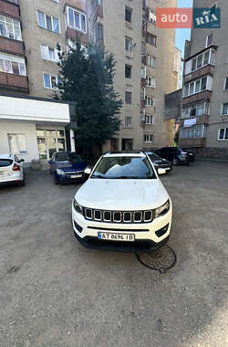 Внедорожник / Кроссовер Jeep Compass 2018 в 