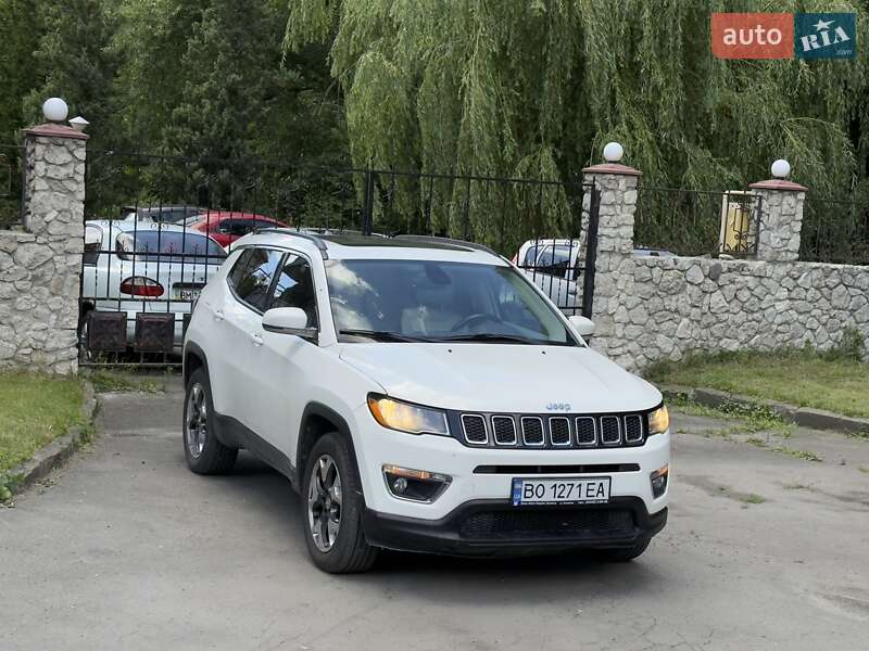 Внедорожник / Кроссовер Jeep Compass 2017 в 