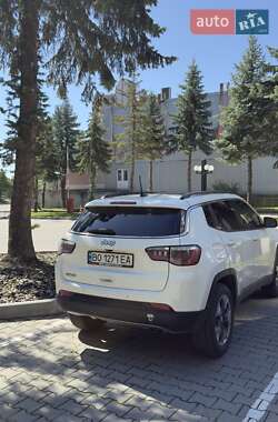 Внедорожник / Кроссовер Jeep Compass 2017 в 