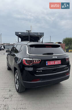 Внедорожник / Кроссовер Jeep Compass 2018 в 