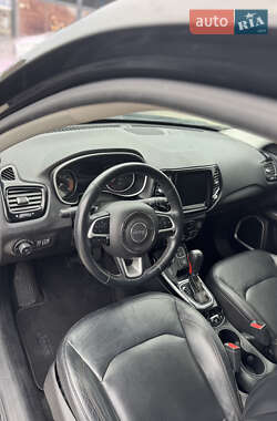 Внедорожник / Кроссовер Jeep Compass 2018 в 