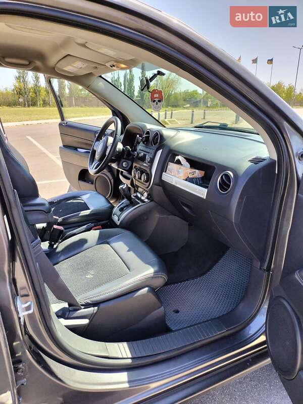 Внедорожник / Кроссовер Jeep Compass 2014 в Кривом Роге