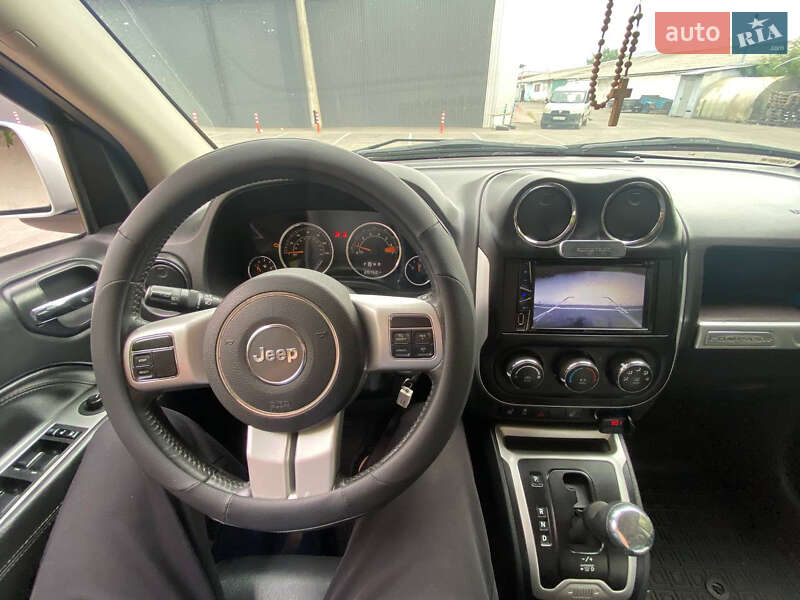 Внедорожник / Кроссовер Jeep Compass 2015 в Вишневом