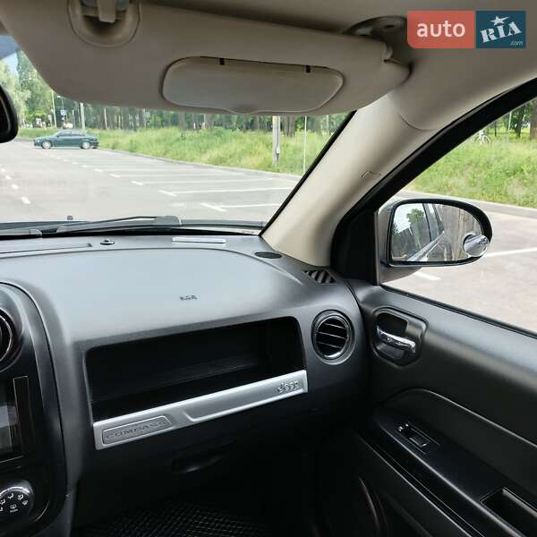 Позашляховик / Кросовер Jeep Compass 2016 в Вишневому фото 6 Позашляховик / Кросовер Jeep Compass 2016 в Вишневому