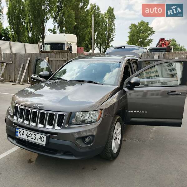 Позашляховик / Кросовер Jeep Compass 2016 в Вишневому фото 9 Позашляховик / Кросовер Jeep Compass 2016 в Вишневому