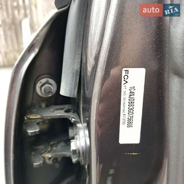 Позашляховик / Кросовер Jeep Compass 2016 в Вишневому фото 22 Позашляховик / Кросовер Jeep Compass 2016 в Вишневому