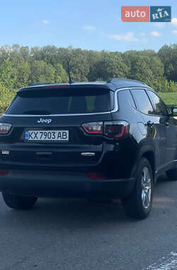 Позашляховик / Кросовер Jeep Compass 2022 в 