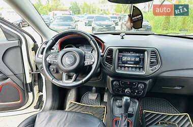 Внедорожник / Кроссовер Jeep Compass 2017 в 