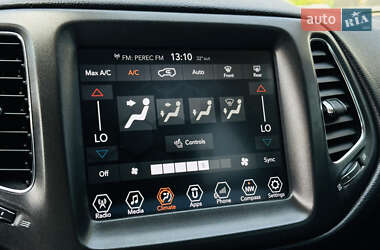 Внедорожник / Кроссовер Jeep Compass 2017 в 